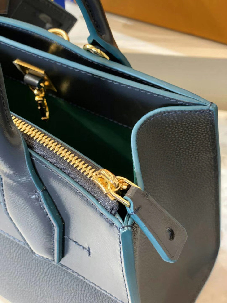 Louis Vuitton M53321 City Steamer PM Black