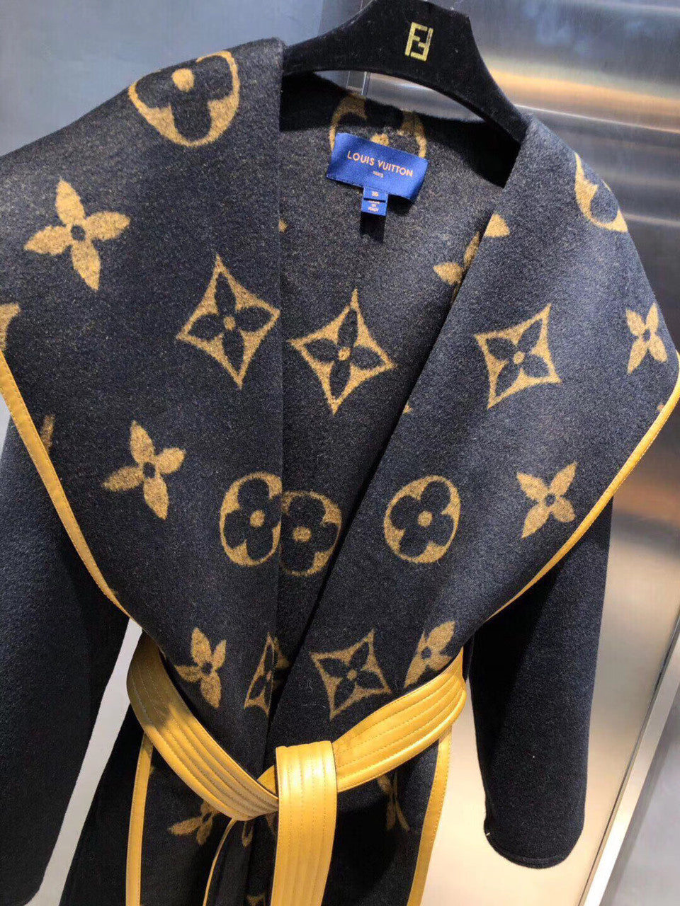 Louis Vuitton 1A5ILR HOODED WRAP COAT