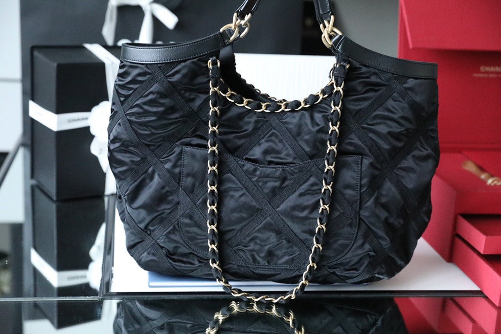 Chanel Maxi Shopping Bag 2022