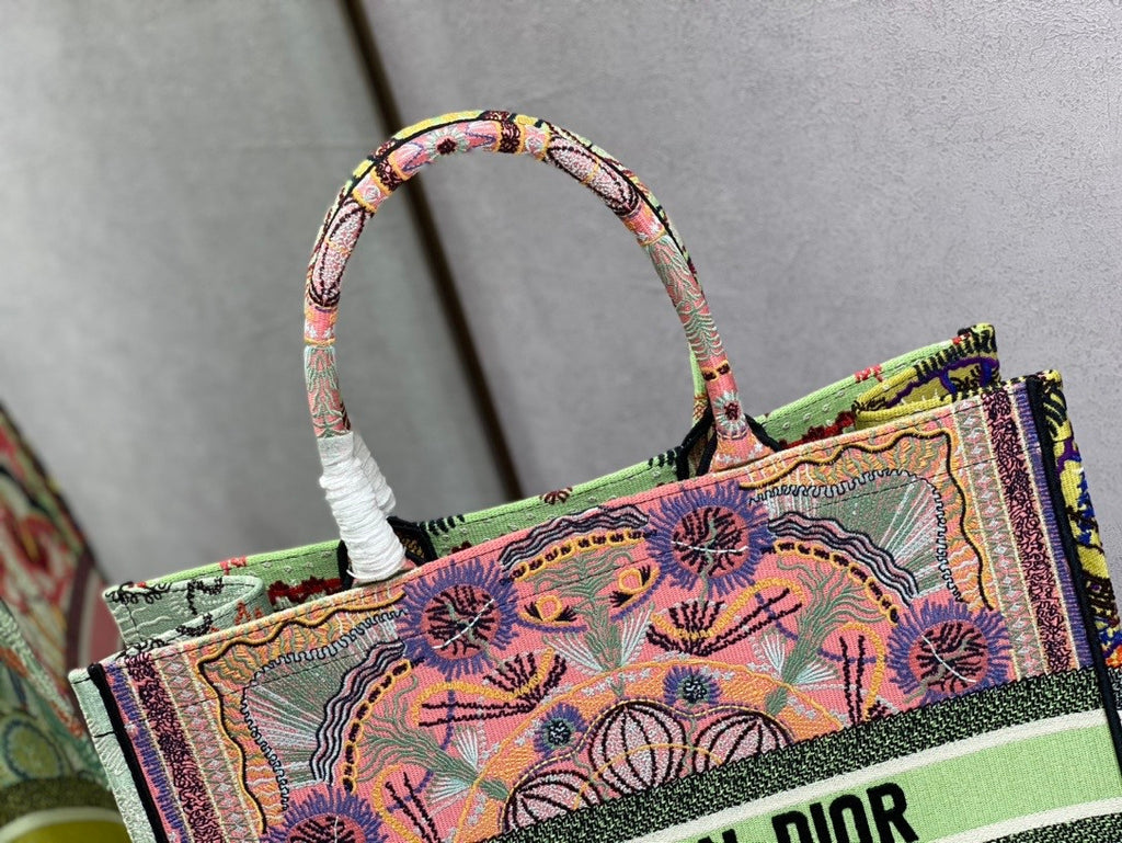 Christian Dior DIOR BOOK TOTE Multicolor Dior In Lights Embroidery