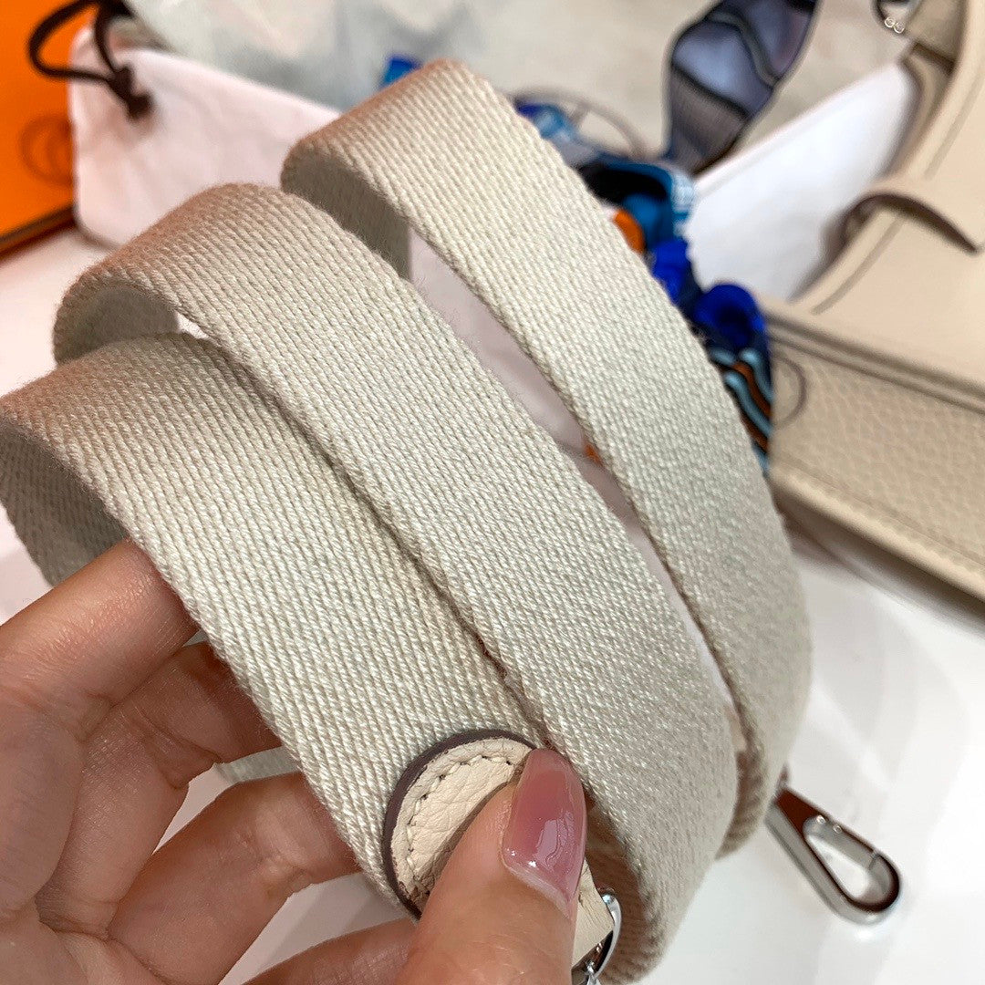 Hermès Evelyne Mini Bag Craie Taurillon Clemence Leather