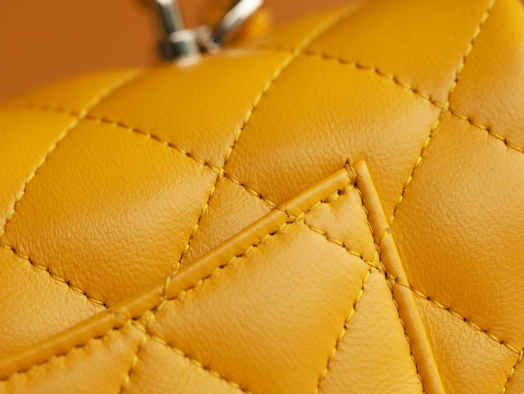 Chanel  Fall-Winter 2022/23 Pre-Collection Yellow  MINI FLAP BAG WITH TOP HANDLE