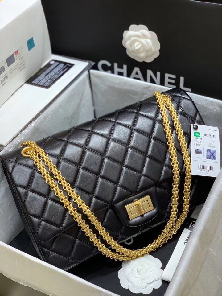 Chanel maxi 2.55 handbag