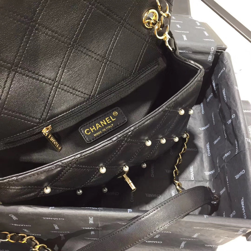 Chanel Pearl Flap Bag AS1202