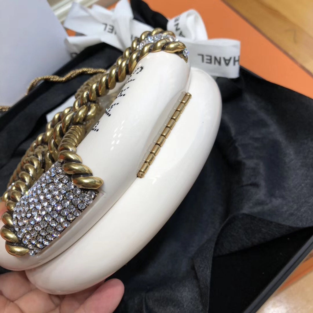 Chanel White Minaudière Metiers de Art Paris-Hamberg 2017/18