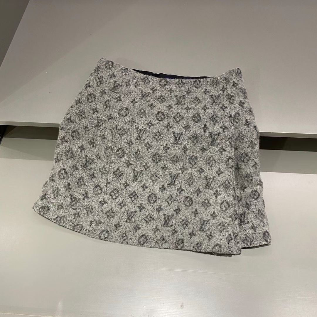Louis Vuitton 1A82N0  BOUCLETTE MONOGRAM A-LINE MINI SKIRT