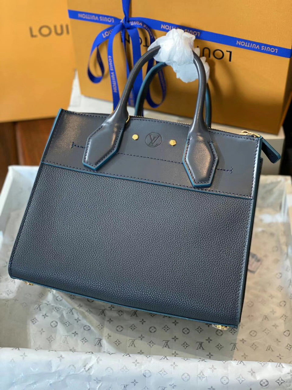Louis Vuitton M53321 City Steamer PM Black
