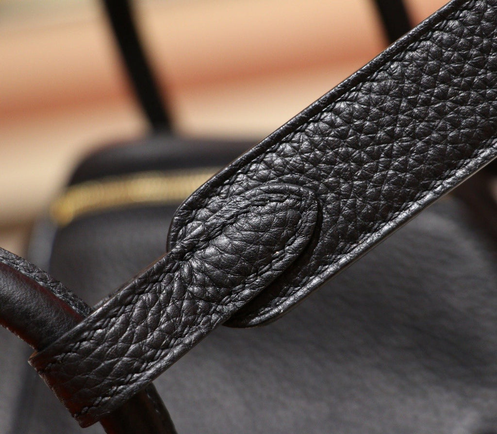 Hermes Mini Lindy 20cm Bag Black  Togo Leather Gold Hardware