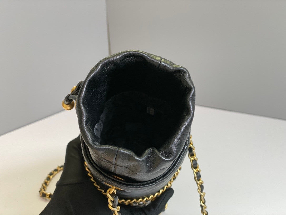 Chanel BUCKET WITH CHAIN Black