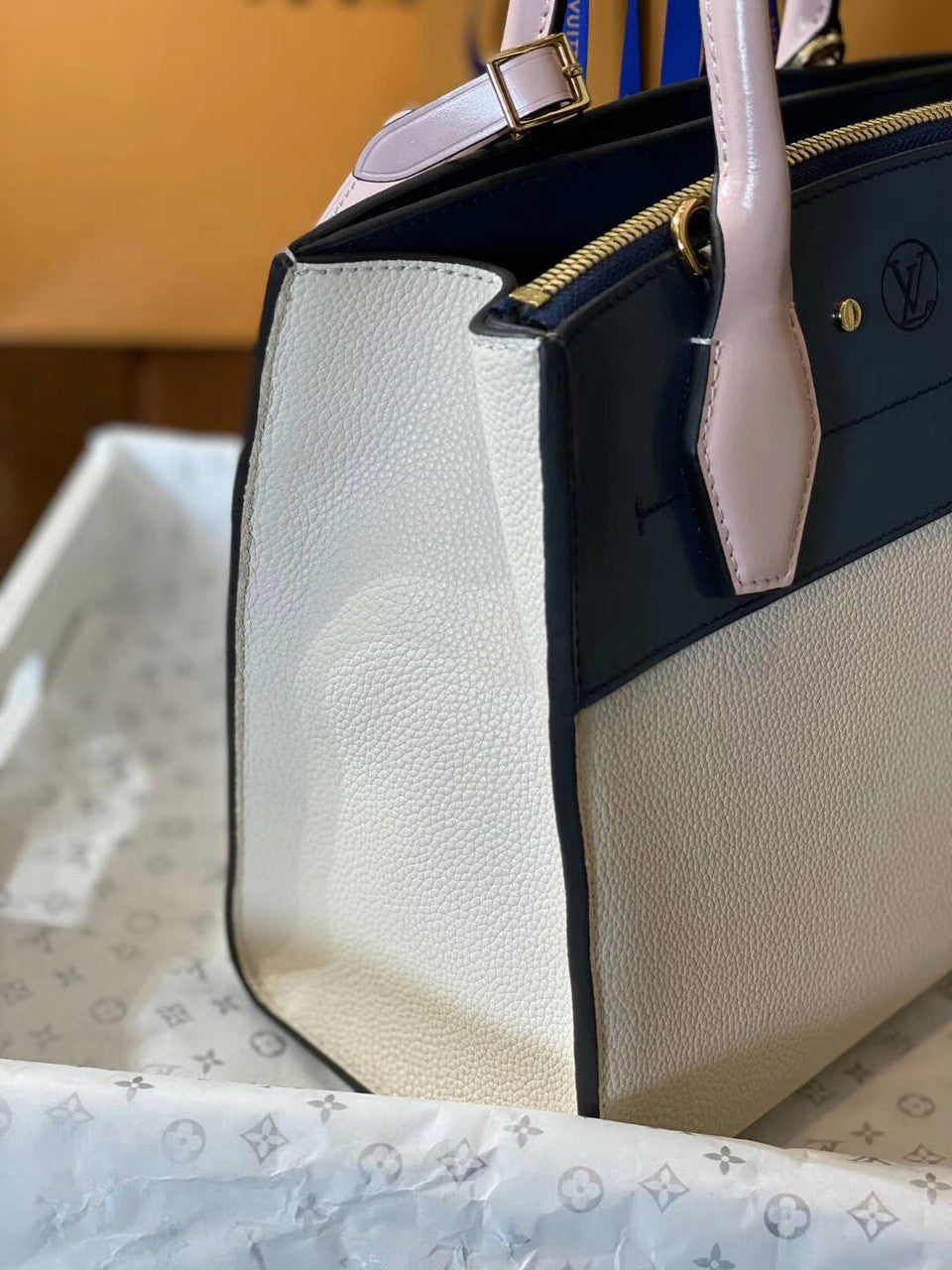 Louis Vuitton M53321 City Steamer PM Beige