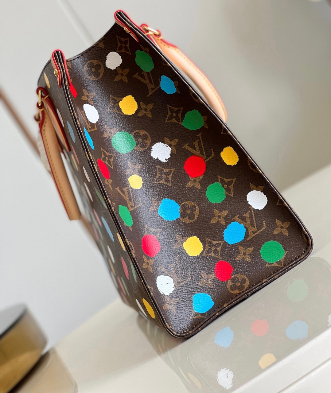 Louis Vuitton M46379 LV x YK OnTheGo MM