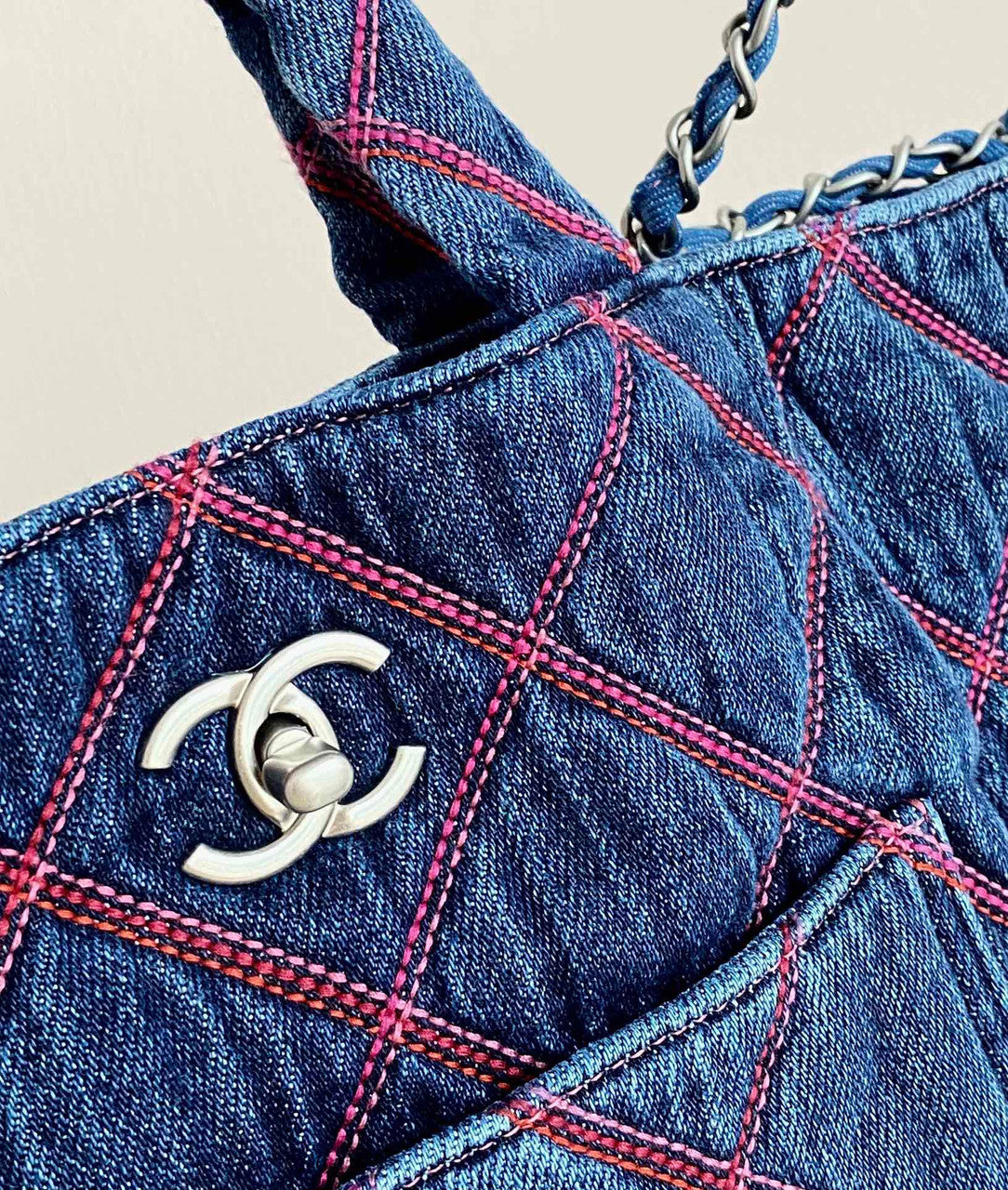 [Priority Access] Chanel CoCo Beach Denim Hobo Bag 2022