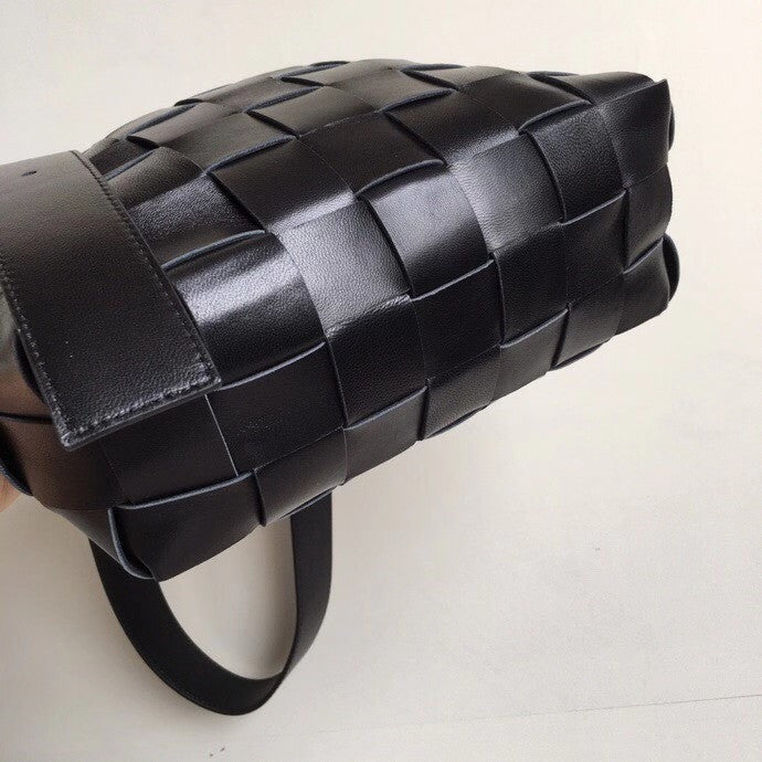 Bottega Veneta MAXI SHOULDER BAG BLACK