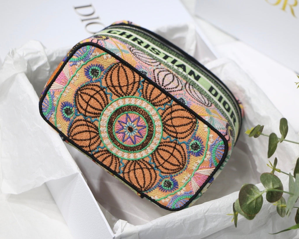Christian Dior DIORTRAVEL VANITY CASE