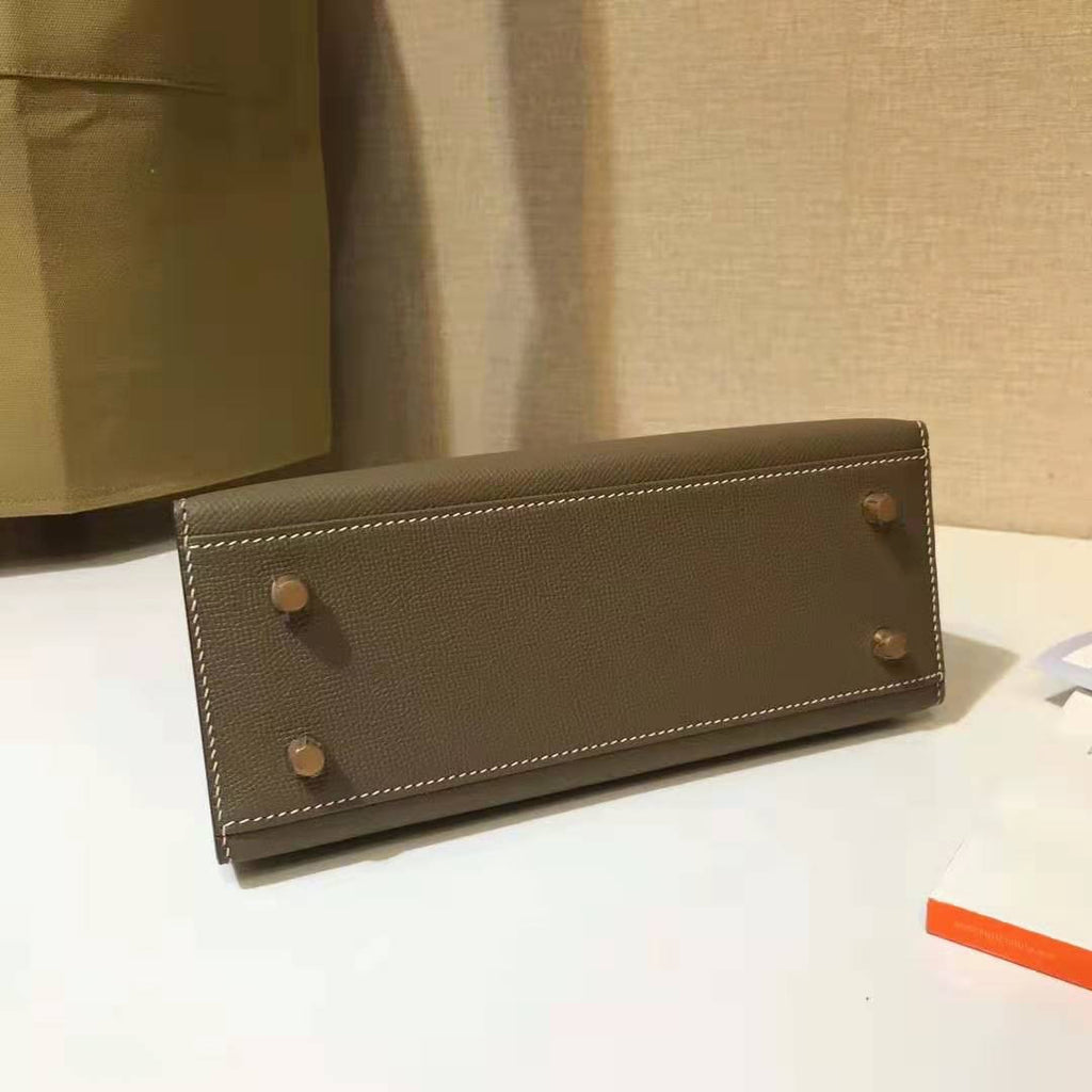 Hermès Etoupe  Kelly 28  Epsom Gold Hardware