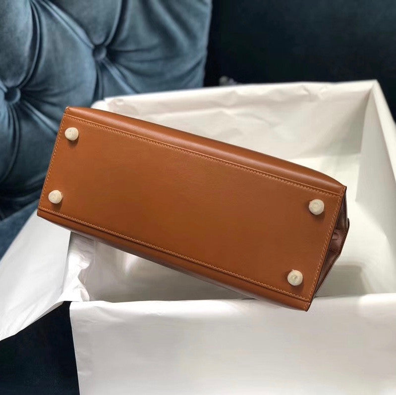 Hermès Caramel Kelly 28 Box Leather Gold Hardware