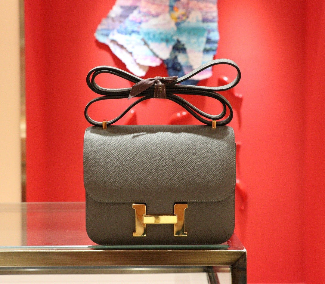 Hermes 63 Vert Amande Constance Epsom leather 18cm Gold Hardware