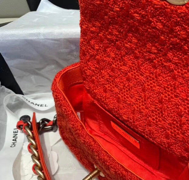 CHANEL 19 Waist Bag Red