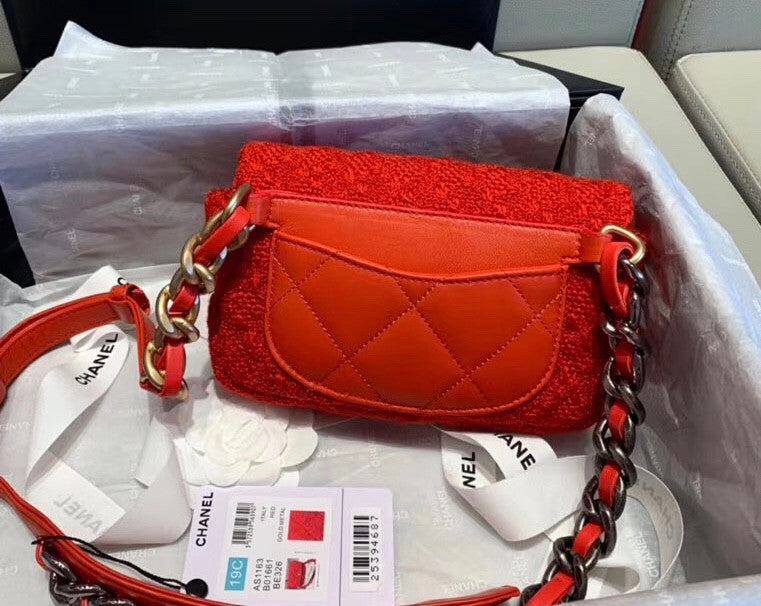 CHANEL 19 Waist Bag Red