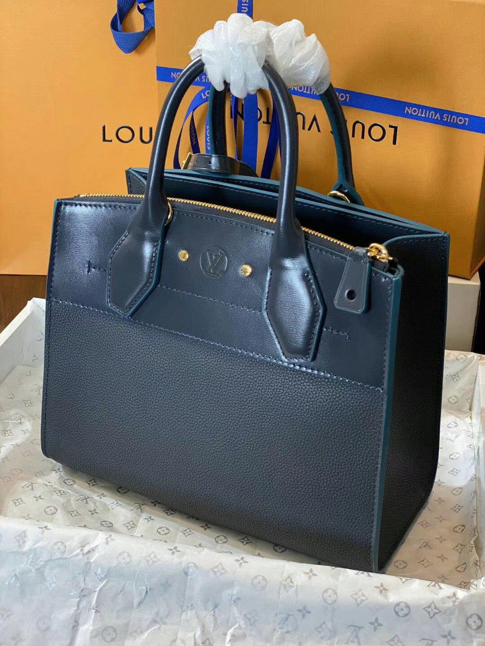Louis Vuitton M53321 City Steamer PM Black