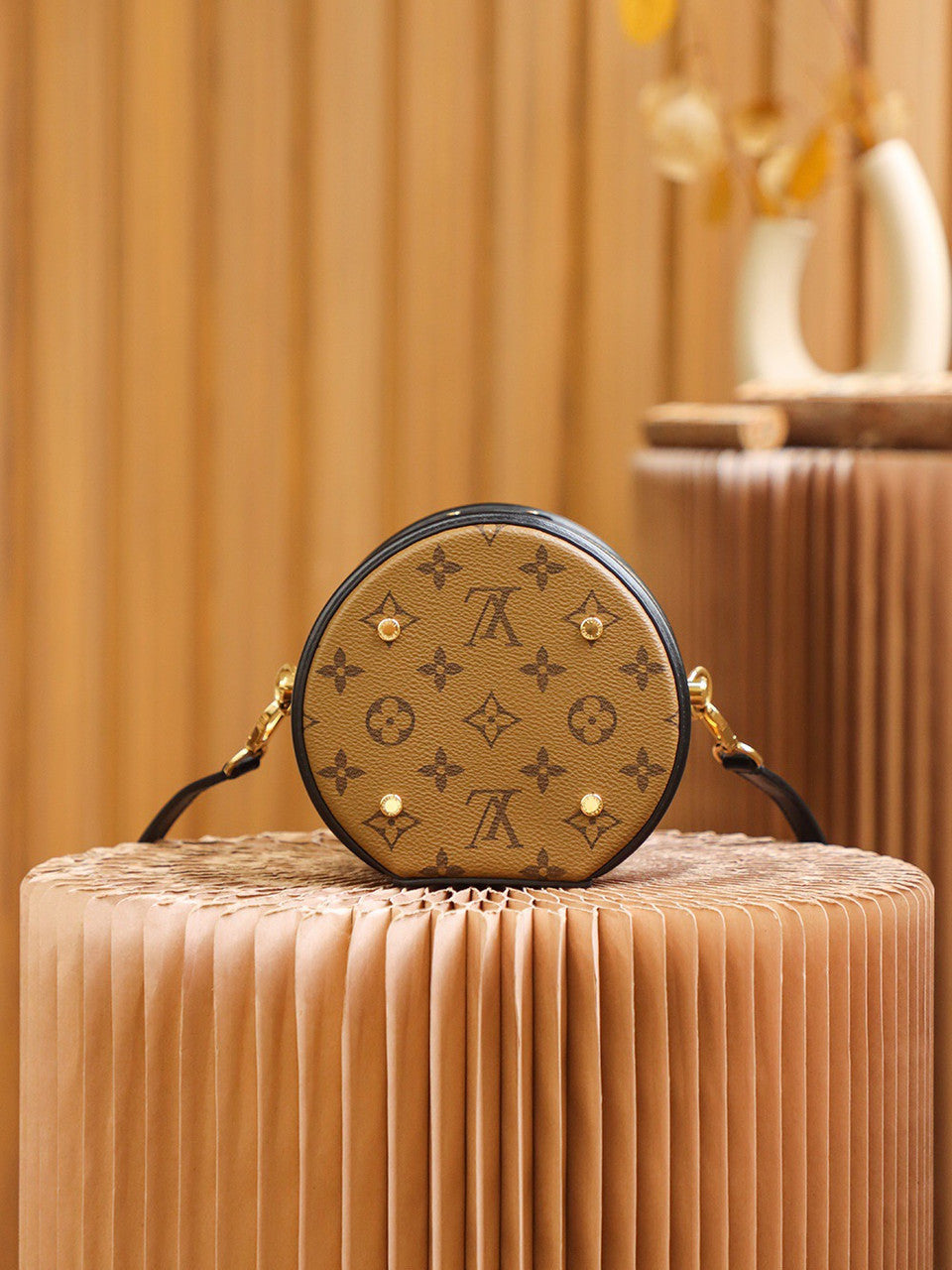 Louis Vuitton M43986 Cannes bag