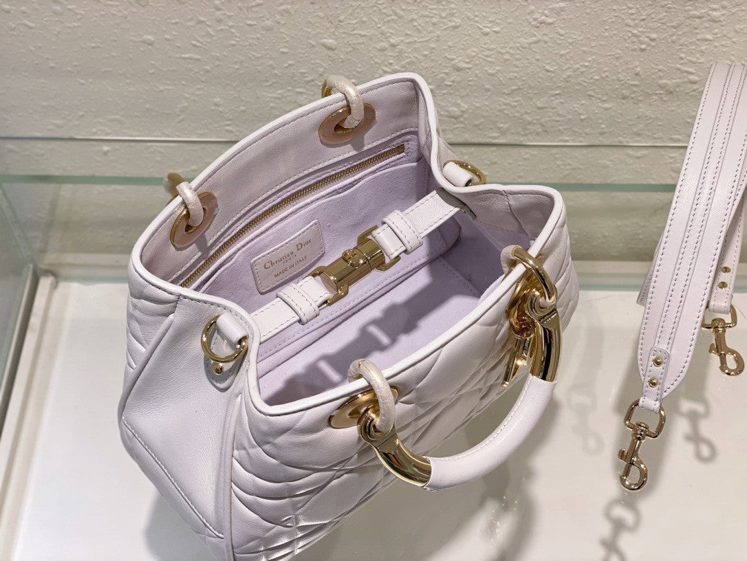 [Priority Release] Christian Dior The lady Dior 95.22 Bag Large White