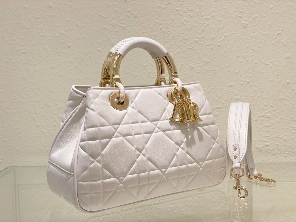 [Priority Release] Christian Dior The lady Dior 95.22 Bag Large White