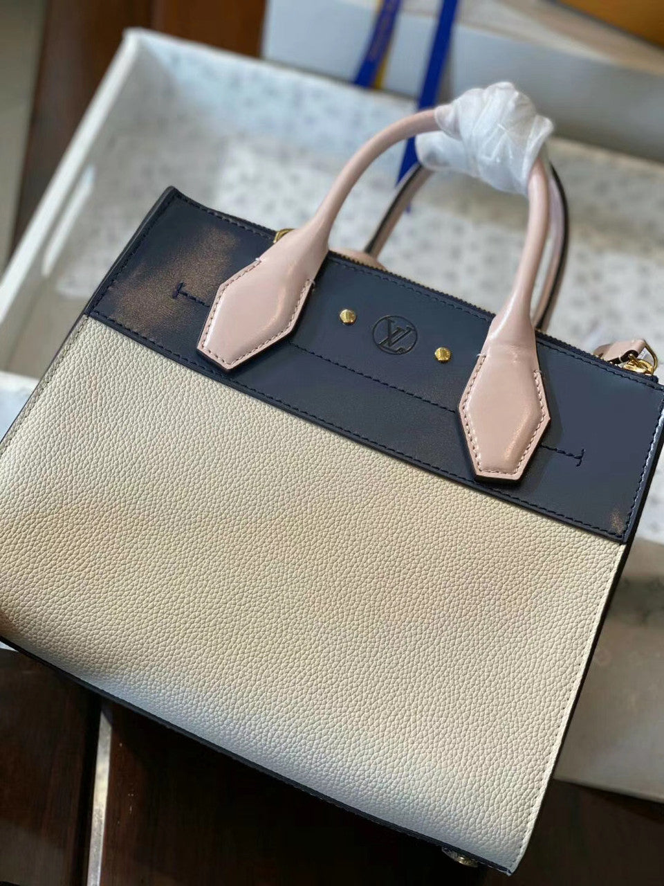 Louis Vuitton M53321 City Steamer PM Beige