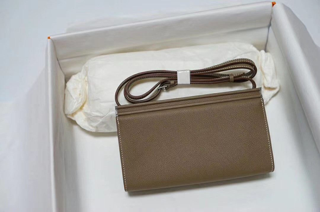 Hermes Clic-H 21 bag Etoupe Evercolor calfskin  with Palladium hardwares