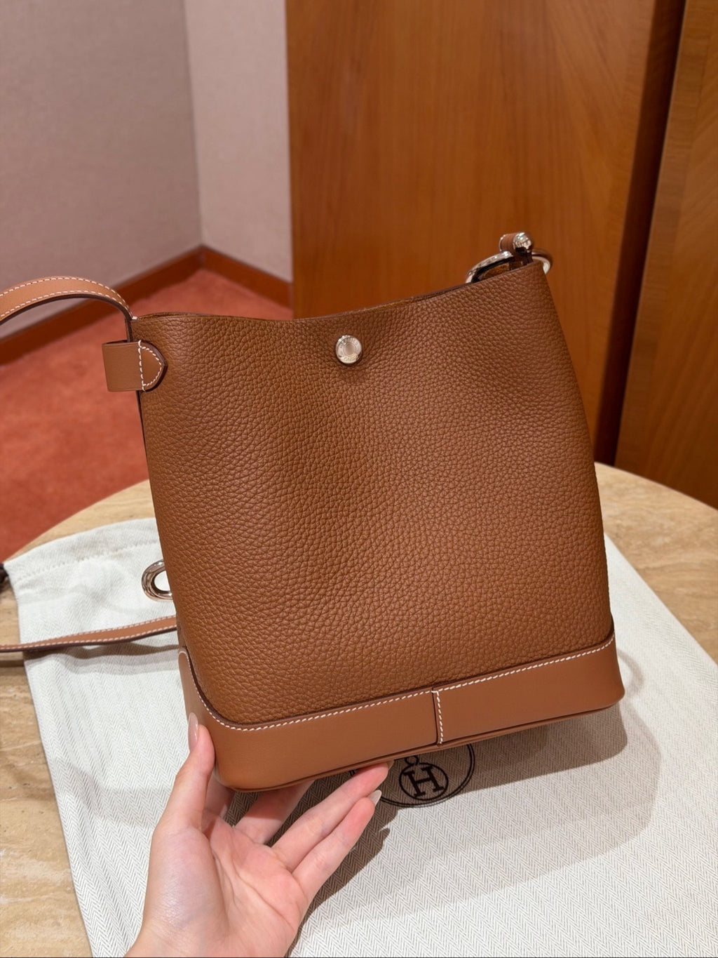 Hermès Double Longe Bucket Bag Gold