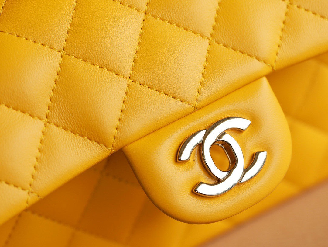 Chanel  Fall-Winter 2022/23 Pre-Collection Yellow  MINI FLAP BAG WITH TOP HANDLE