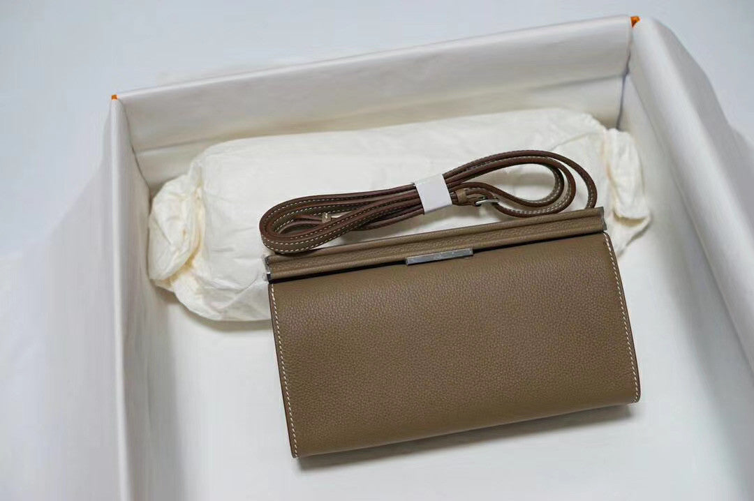 Hermes Clic-H 21 bag Etoupe Evercolor calfskin  with Palladium hardwares