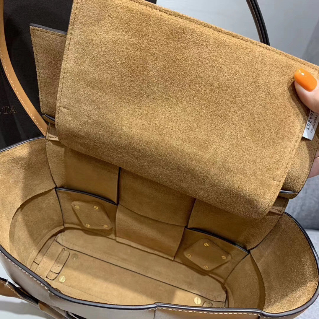 Bottega Veneta ARCO 33 BAG IN FRENCH CALFSKIN Wood