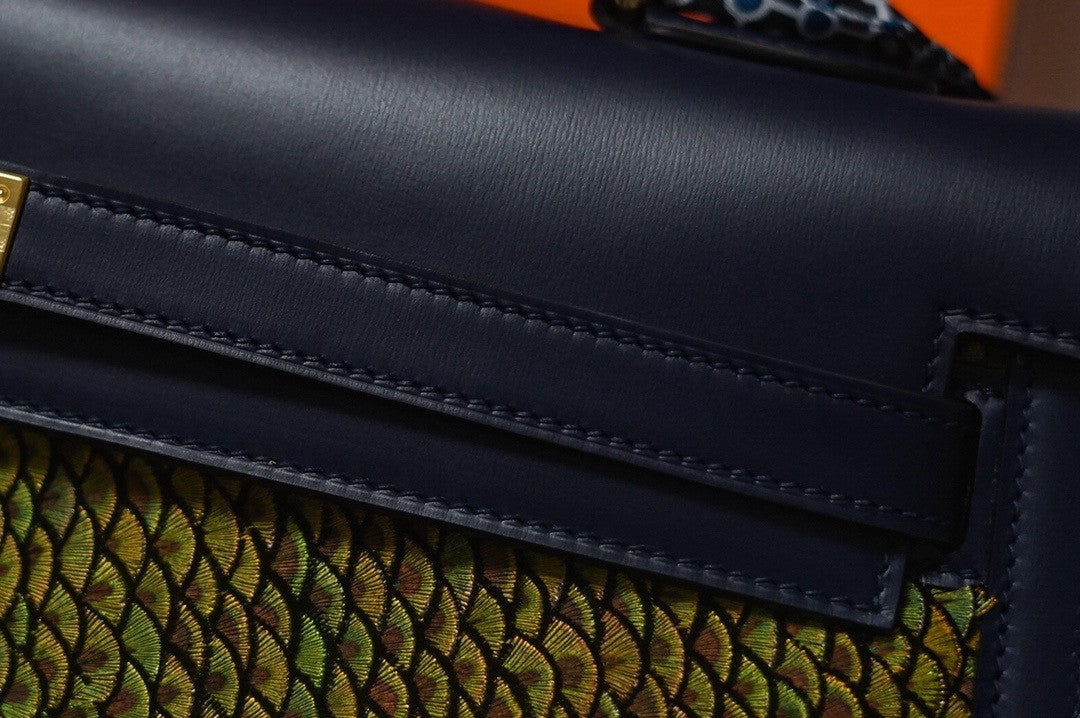 Hermes  FEATHER KELLY 40 Black Peacock feather & Box Leather with Palladium Hardware