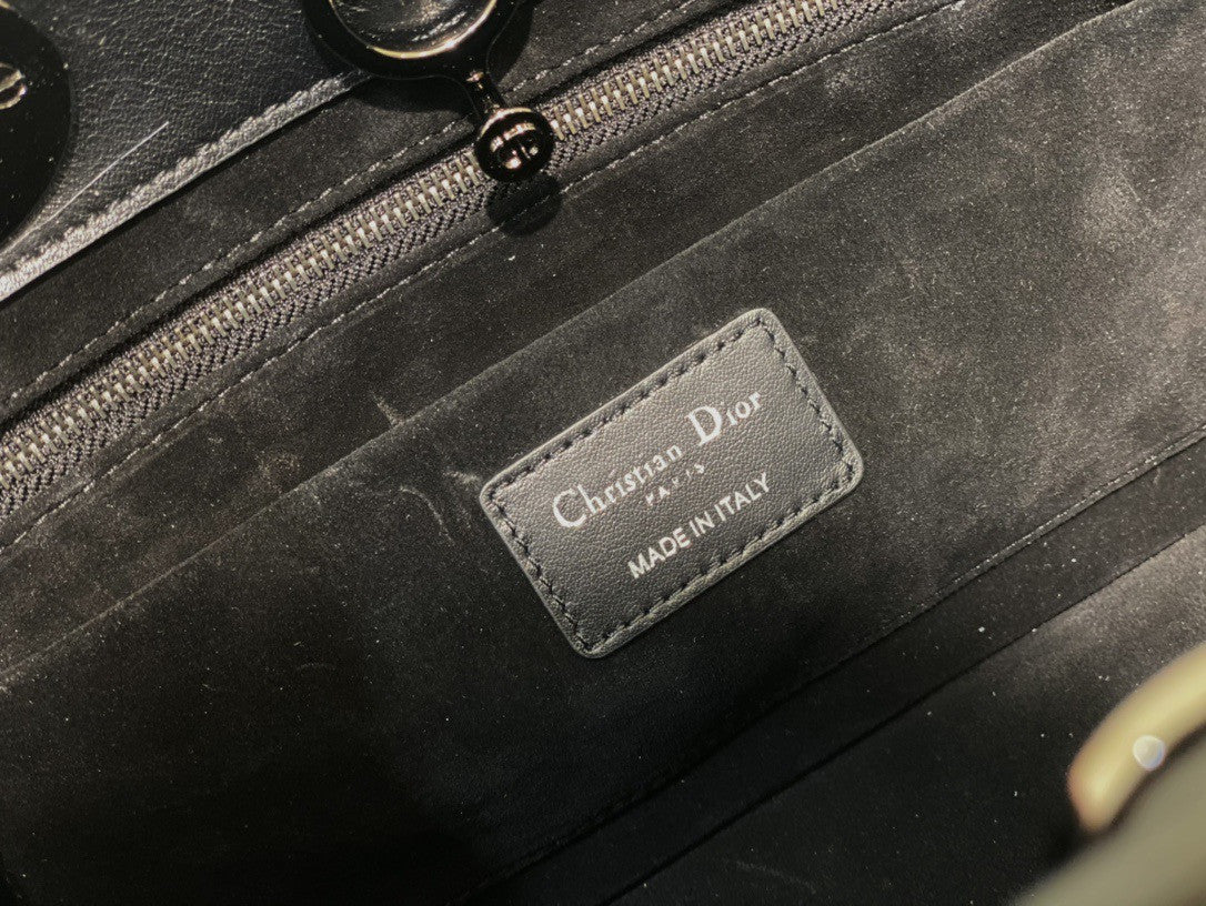 [Priority Release] Christian Dior The lady Dior 95.22 Bag Large Black