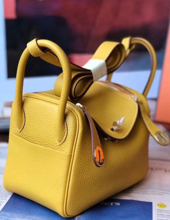 Hermes Mini Lindy 20cm Bag Soleil  Epsom Leather Gold  Hardware