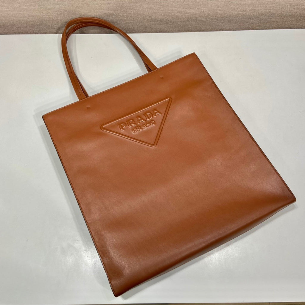 Prada Leather tote Brown