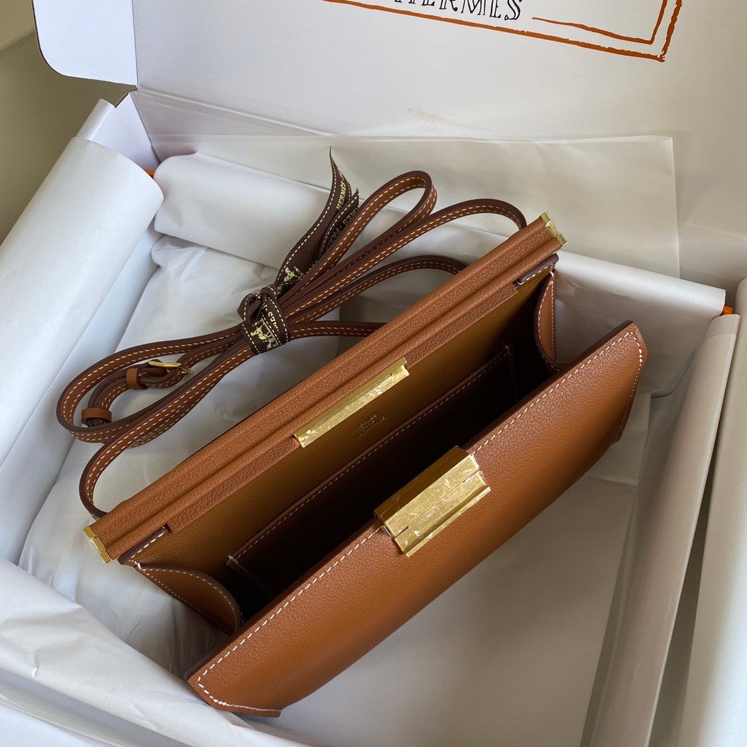 Hermes Clic-H 21 bag Gold Evercolor calfskin  with Gold hardwares