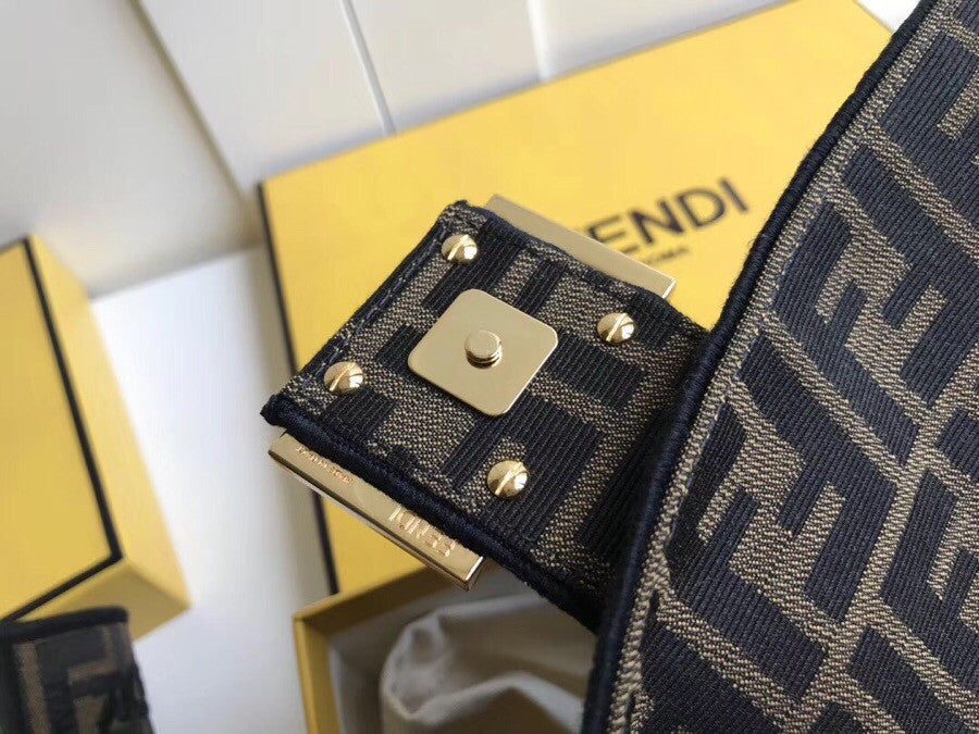 FENDI BAGUETTE LARGE Brown fabric bag