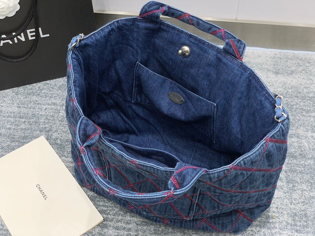 [Priority Access] Chanel CoCo Beach Denim Hobo Bag 2022