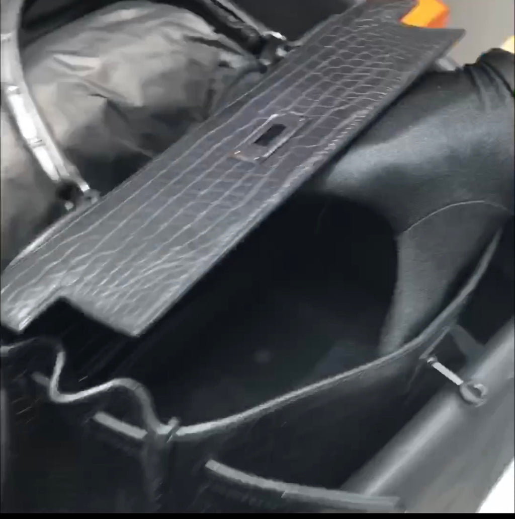 Hermes SAC KELLY SO BLACK RETOURNÉ 35 EN ALLIGATOR NOIR, GARNITURE EN MÉTAL PLAQUÉ NOIR, ÉDITION LIMITÉE