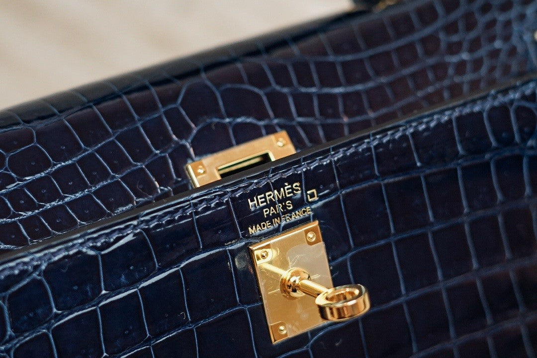Hermes Navy Alligator KELLY 25 WITH GOLDHARDWARE