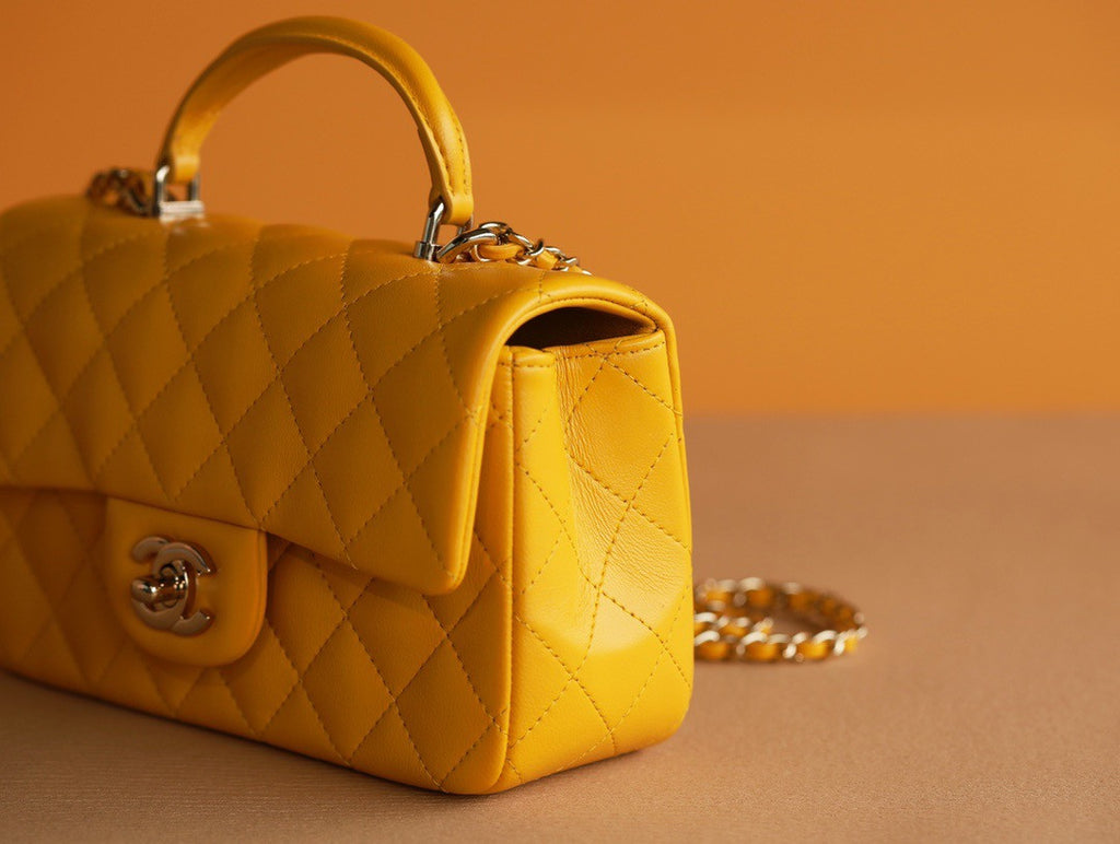 Chanel  Fall-Winter 2022/23 Pre-Collection Yellow  MINI FLAP BAG WITH TOP HANDLE