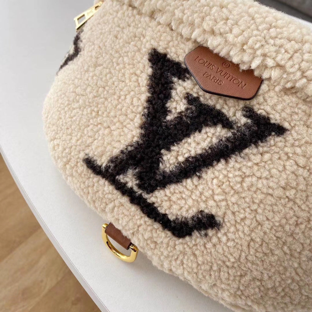 Louis Vuitton M55425 BUMBAG