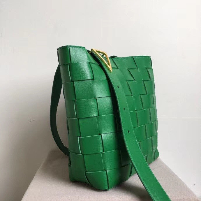 Bottega Veneta MAXI SHOULDER BAG GREEN