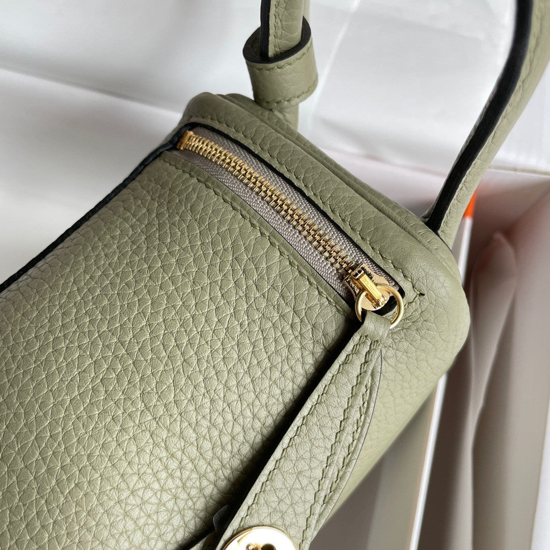 Hermes Mini Lindy 20cm Bag Q1 SAUGE Togo Leather Gold Hardware