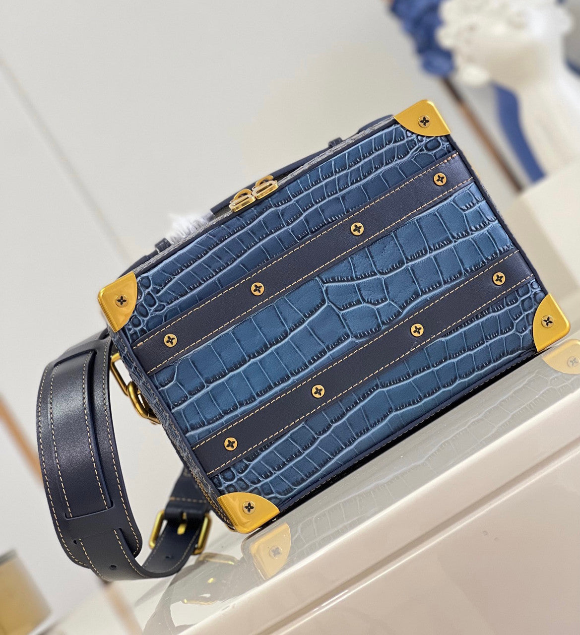 Louis Vuitton N80347 Handle Trunk