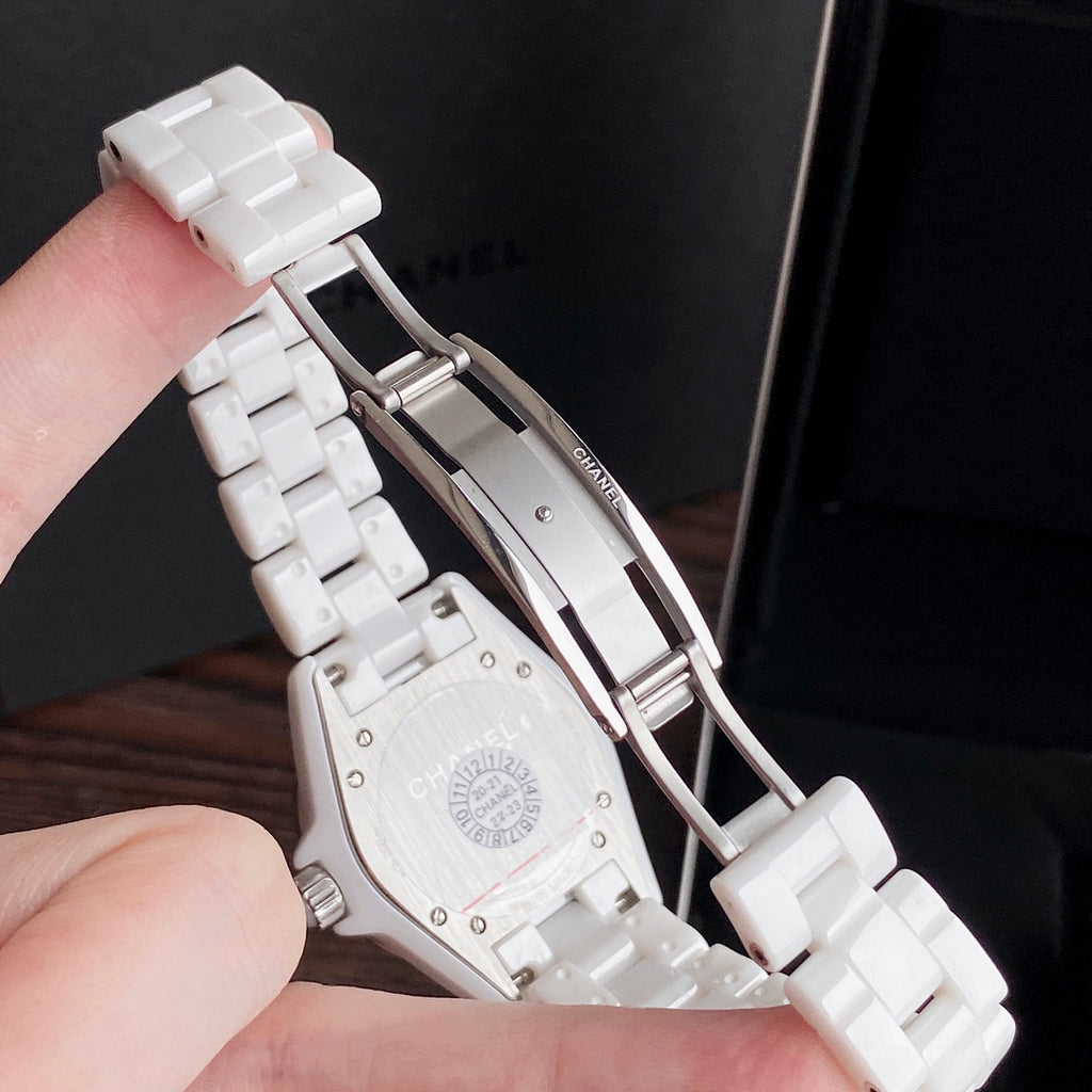 Chanel J12 White Ceramic Quartz Watch 33mm with Diamond Index