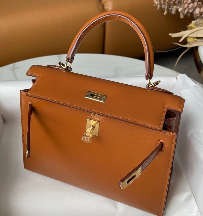 Hermès Gold Kelly 25 Box Leather Gold Hardware