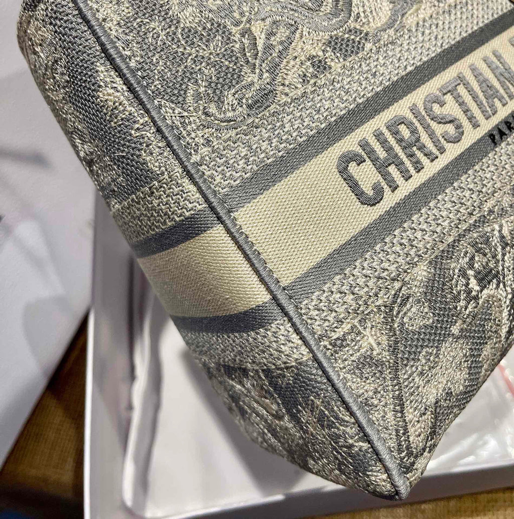 Christian Dior MEDIUM LADY D-LITE BAG Gray Toile de Jouy Reverse Embroidery